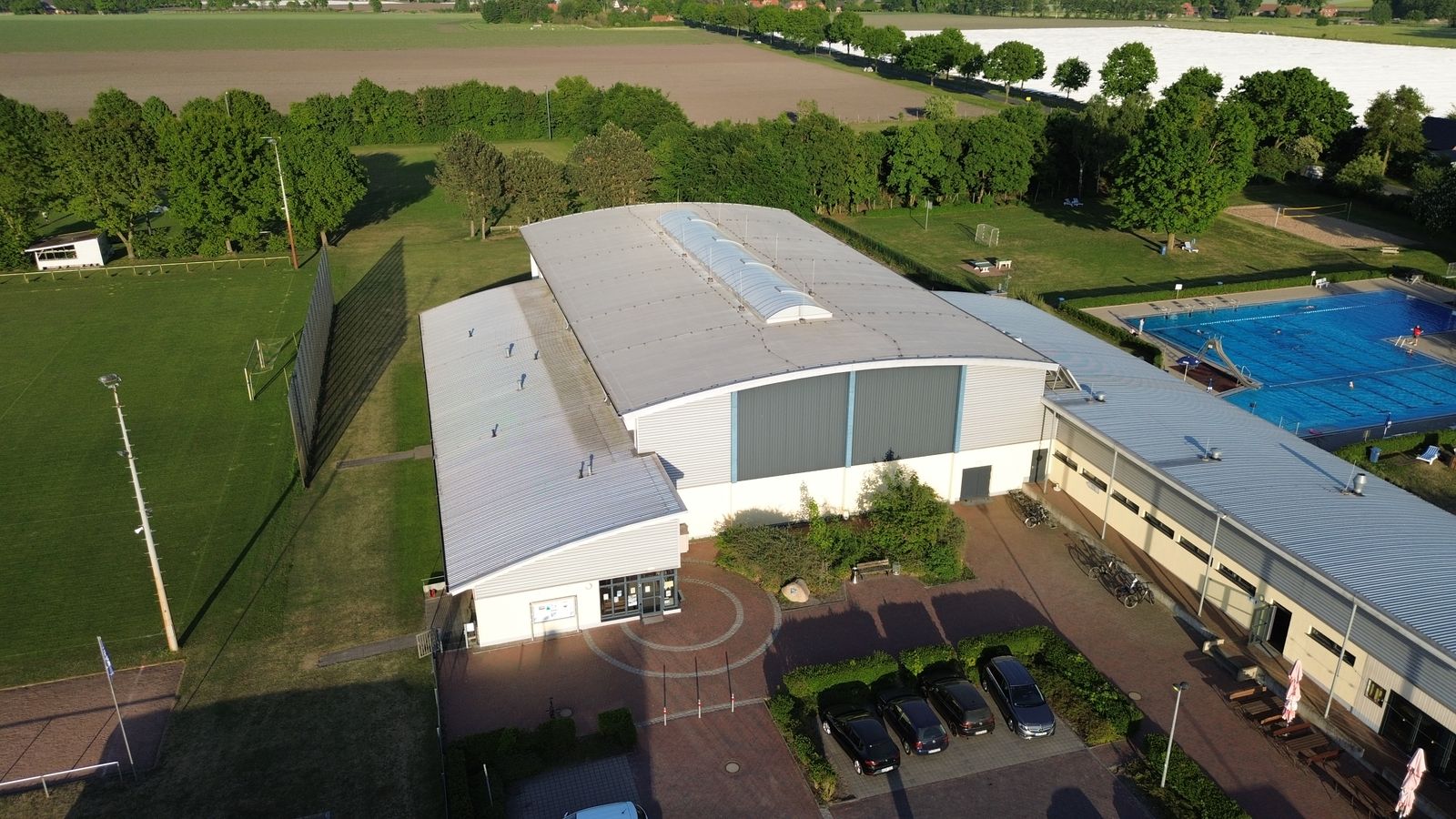 Sportplatz Turnhalle Freibad